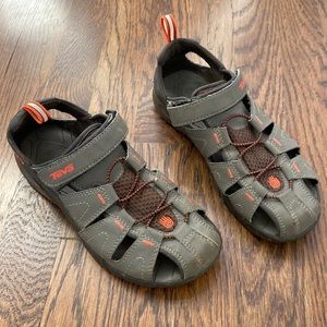 Excellent Condition Boys Teva Sandles